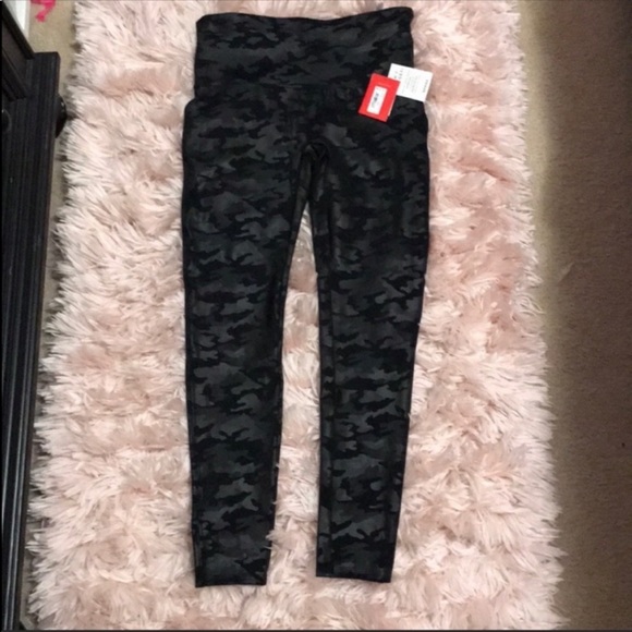 NWT! Spanx camo leggings - Picture 4 of 8